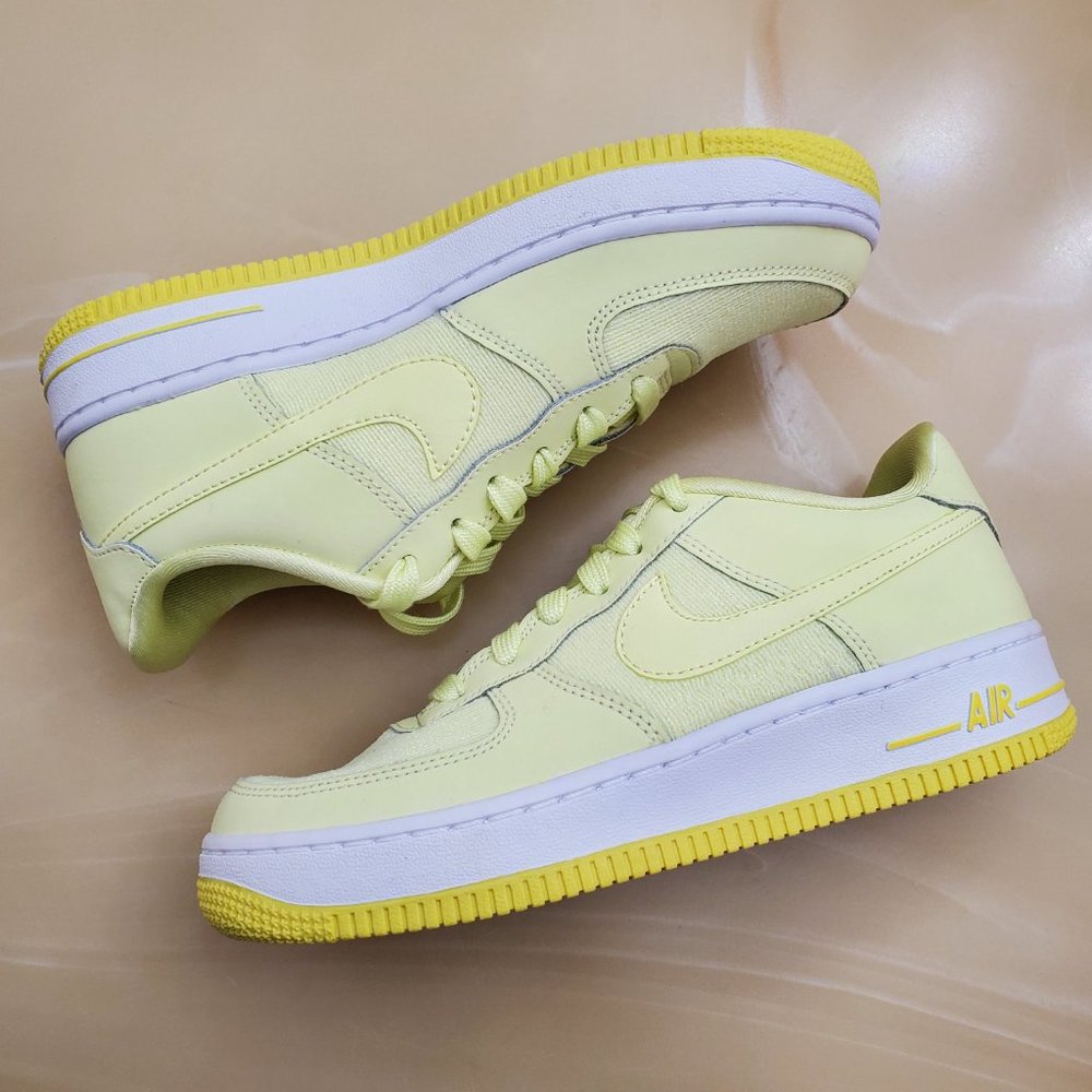 Nike Air Force 1 LV8 - Picture 3 of 9
